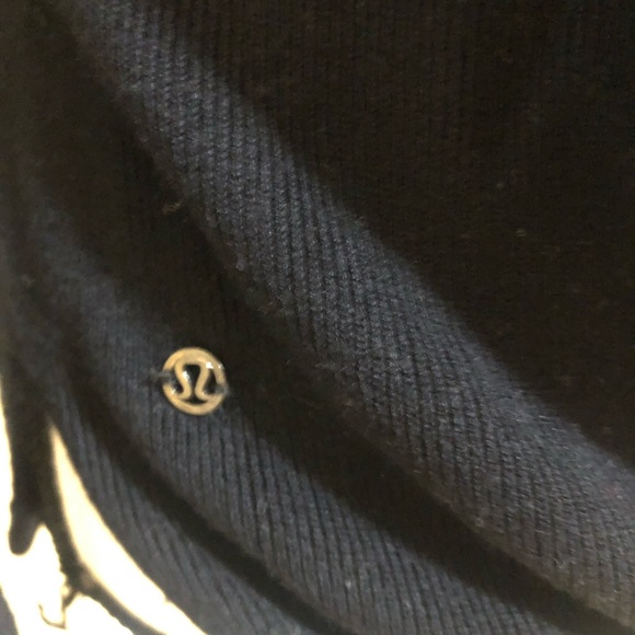 Lululemon black sweater cashmere Sz 4 - Picture 10 of 14